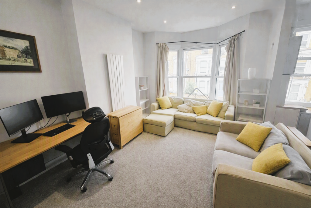 Apartment in London - View 2