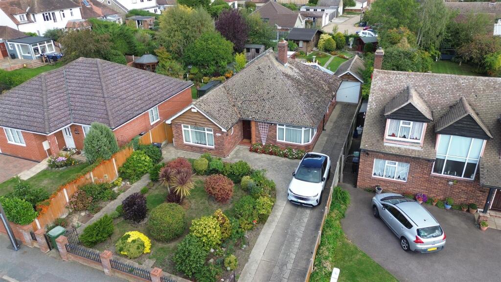 3-bed bungalow on Acacia Drive, Maldon, £625,000
