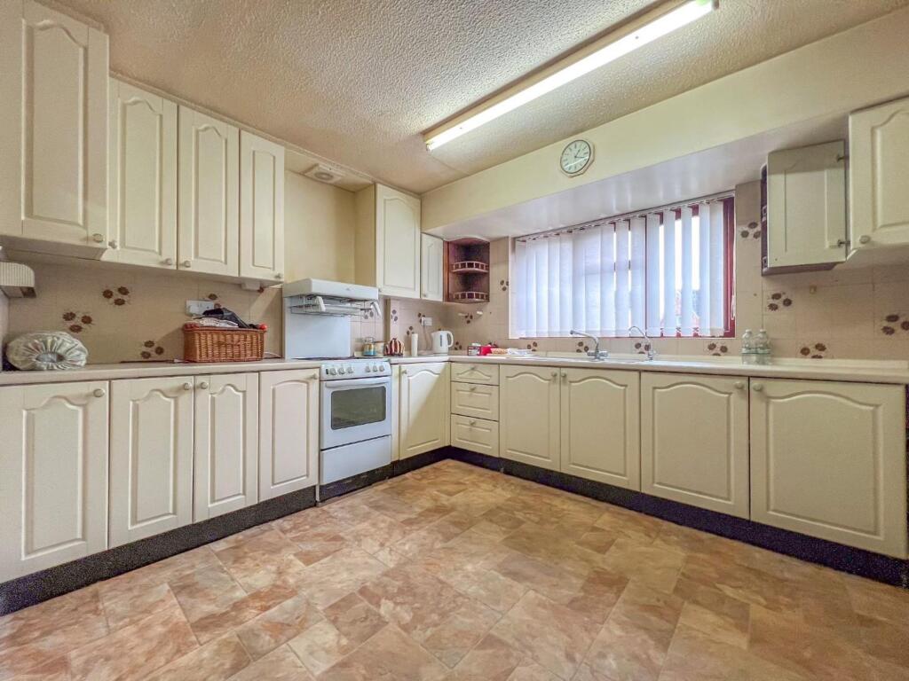 Trent Road, Bulkington, CV12 photo 2