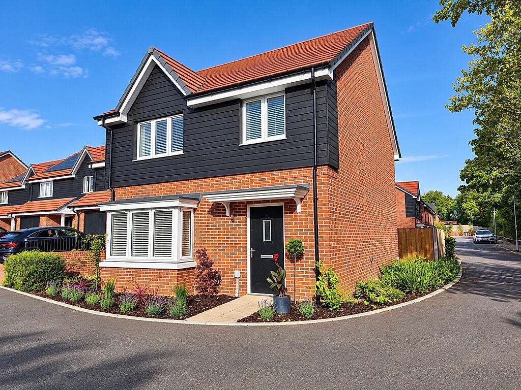 22, Claves Crescent , Welwyn Garden City, AL7 1WN photo 2