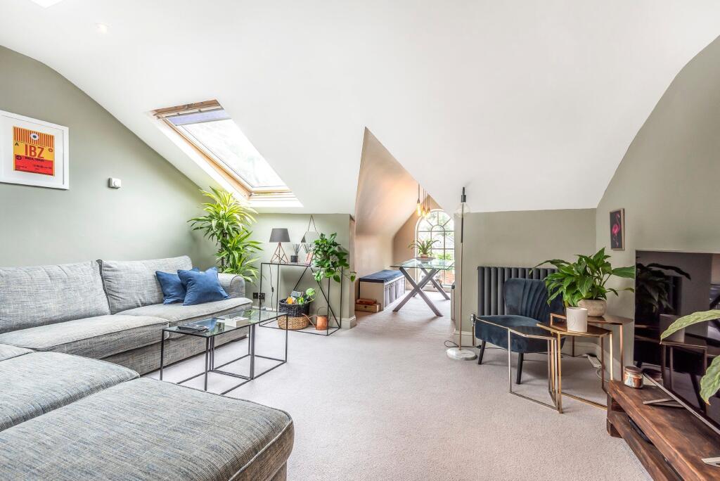 Main image of property: Ardilaun Road , N5 2QR