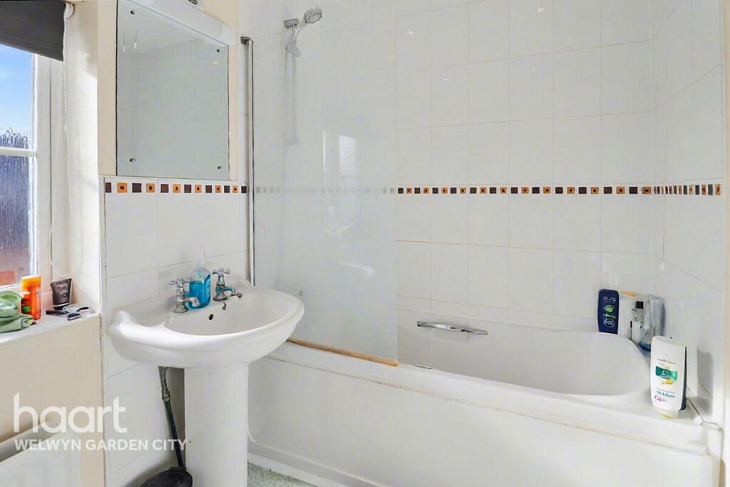 Additional image 20 of Fillingham Way, Hatfield