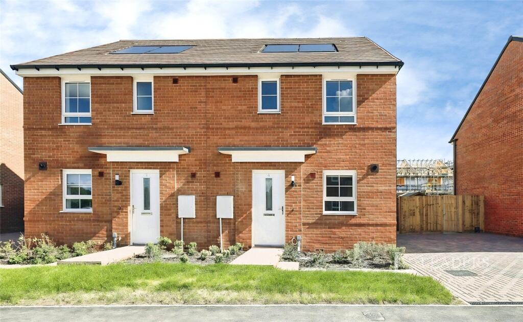 Main image of property: Lapwing Heights, Bosham, Chichester, PO18