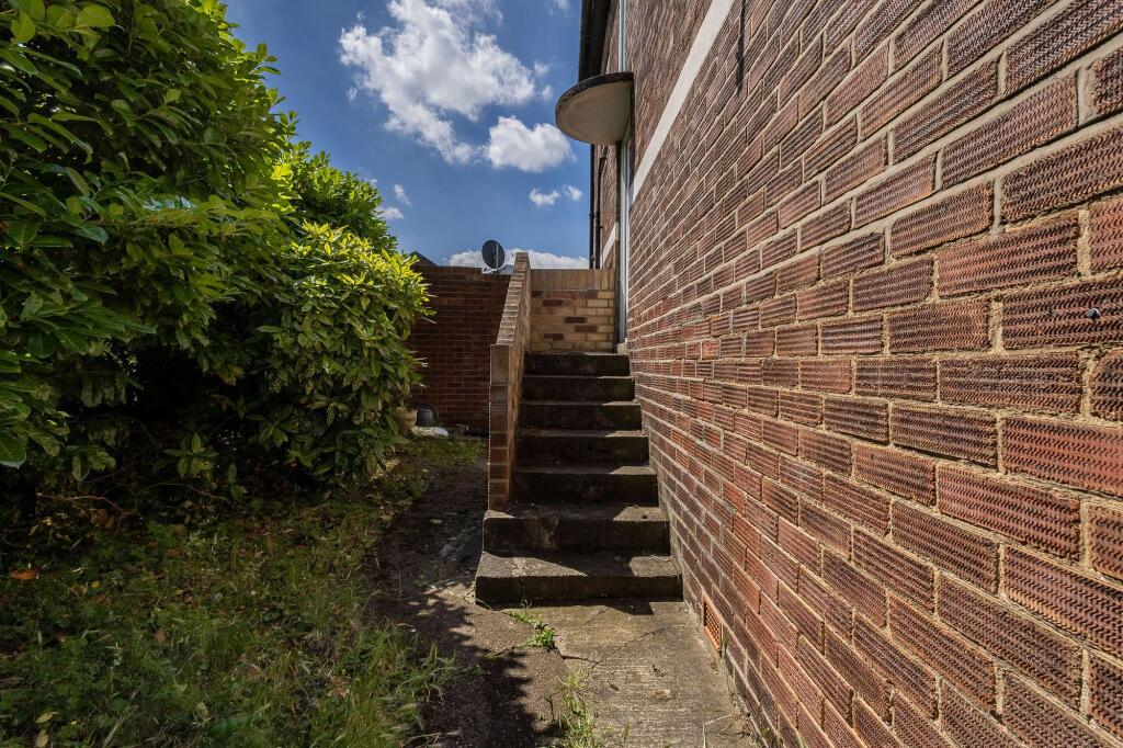 Apartment in Newcastle upon Tyne, Coxlodge - View 5