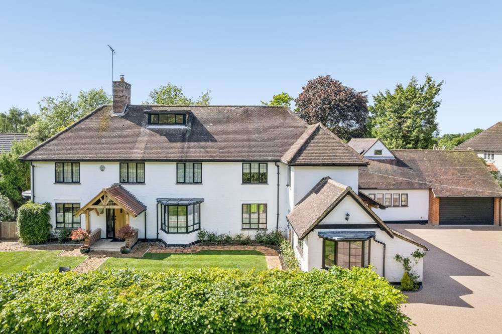 Main image of property: Shootersway Lane, Berkhamsted, Hertfordshire HP4