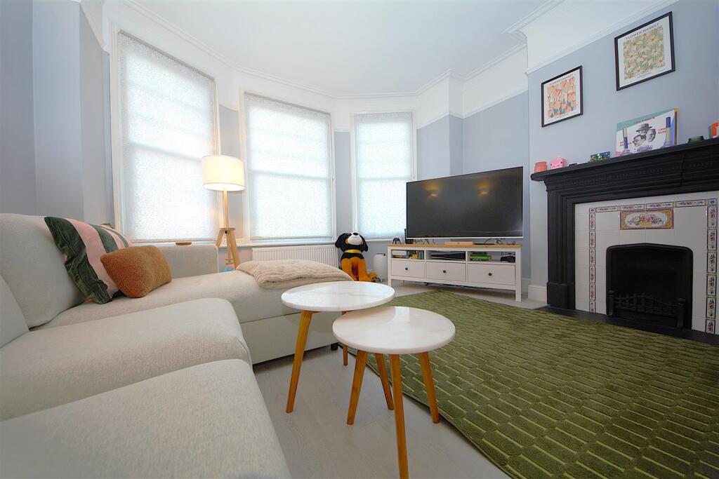 Main image of property: Sedgemere Avenue, East Finchley, N2