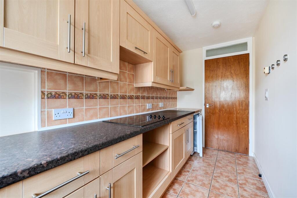 Apartment in Canterbury - View 3