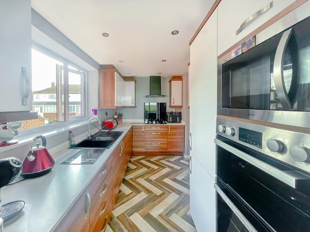 House in Huddersfield - View 4