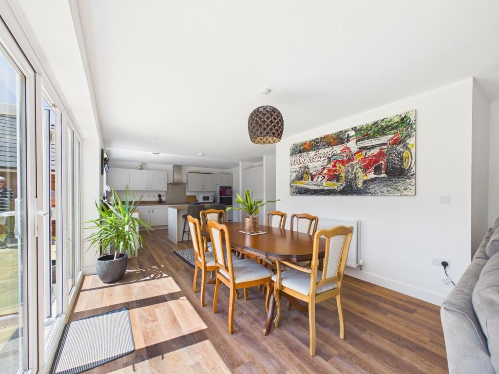 House in Gloucester - View 3