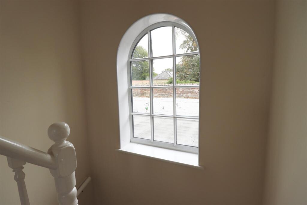 House in Hull - View 5