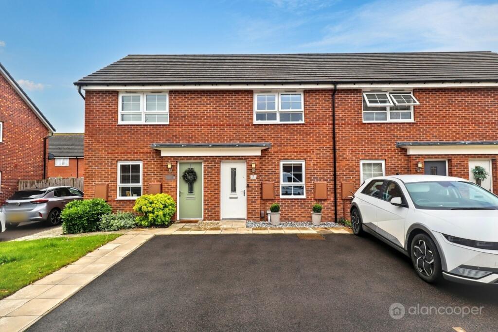 Main image of property: Top Knot Close, Nuneaton, CV11 6DA
