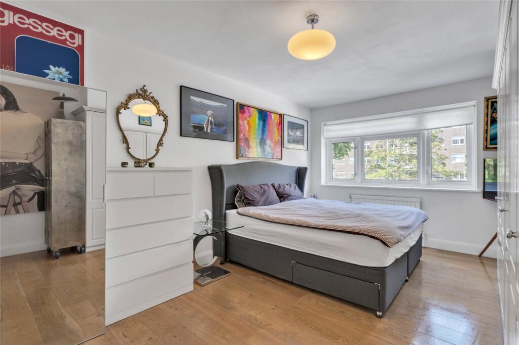 Apartment in London - More