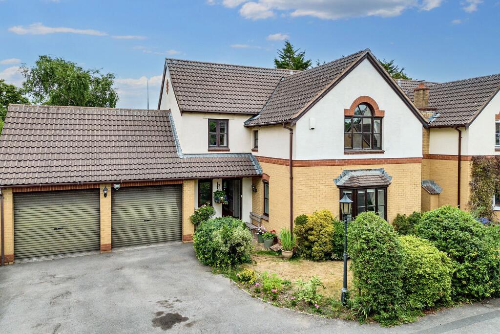 4-bed detached on Hawthorn Crescent, Yatton, BS49, £535,000