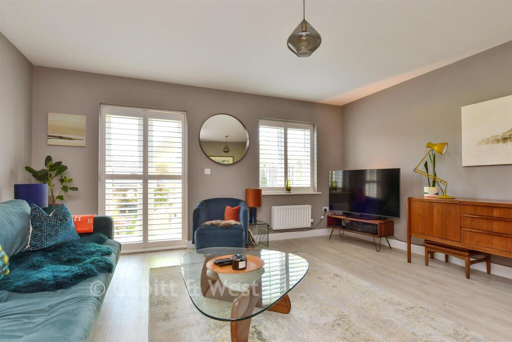 Keymer Avenue, Peacehaven, East Sussex photo 4