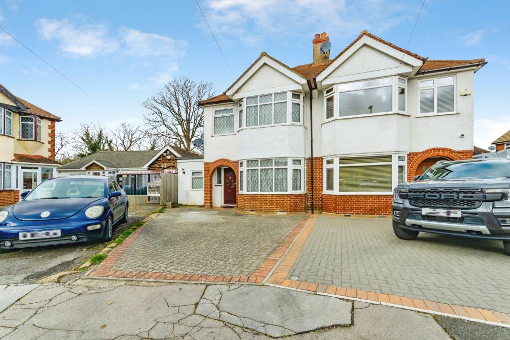 Main image of property: Chaffinch Close, Croydon, CR0