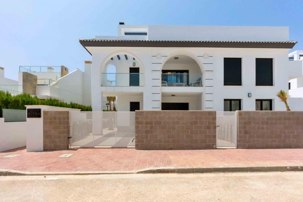 Main image of property: Rojales