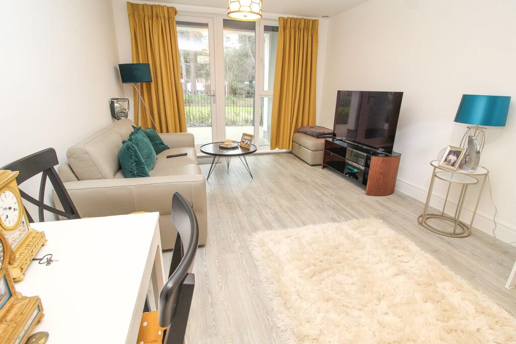 Apartment in Bournemouth - More