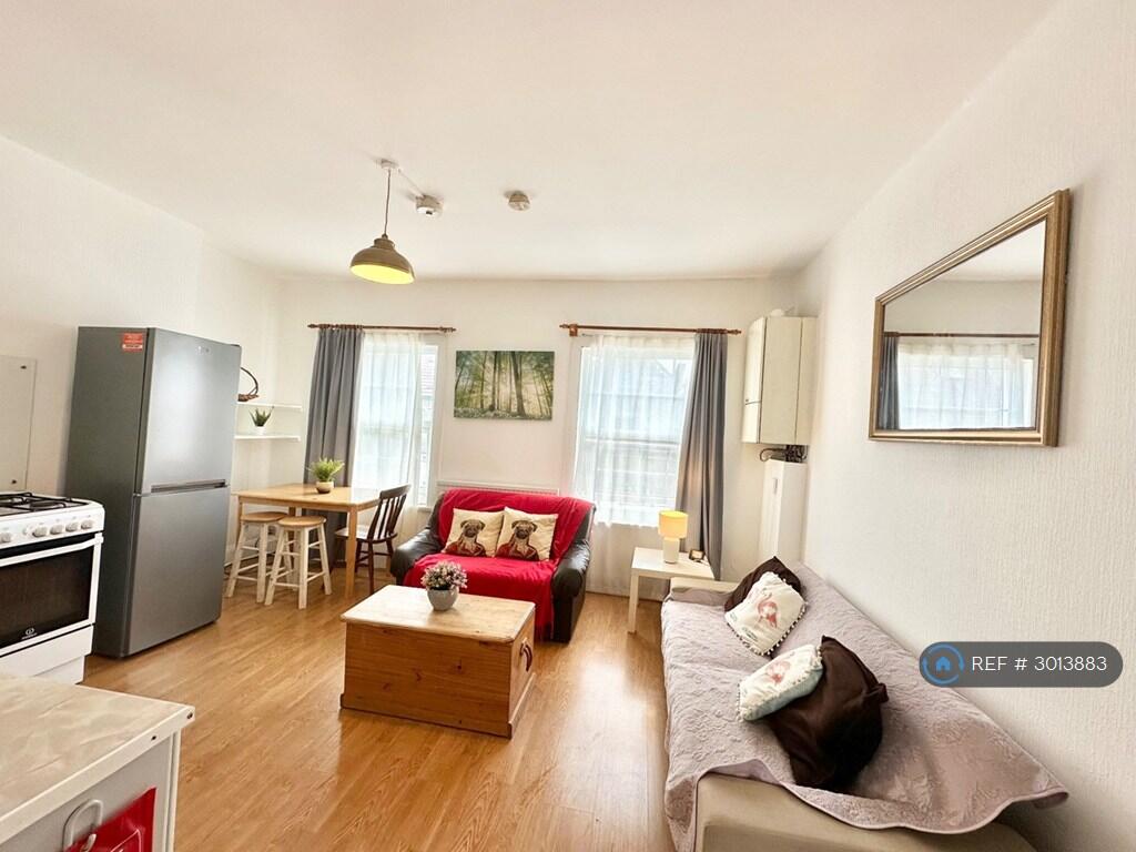 Apartment in London - View 2