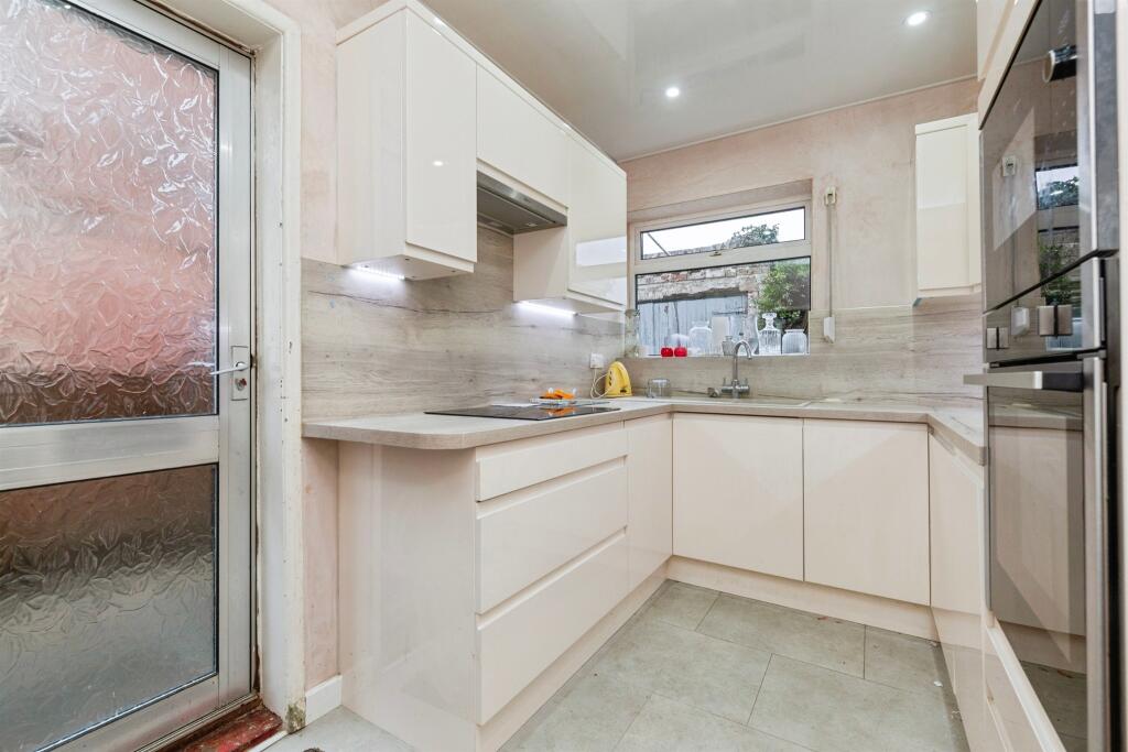 Westbrooke Avenue, Hartlepool photo 3