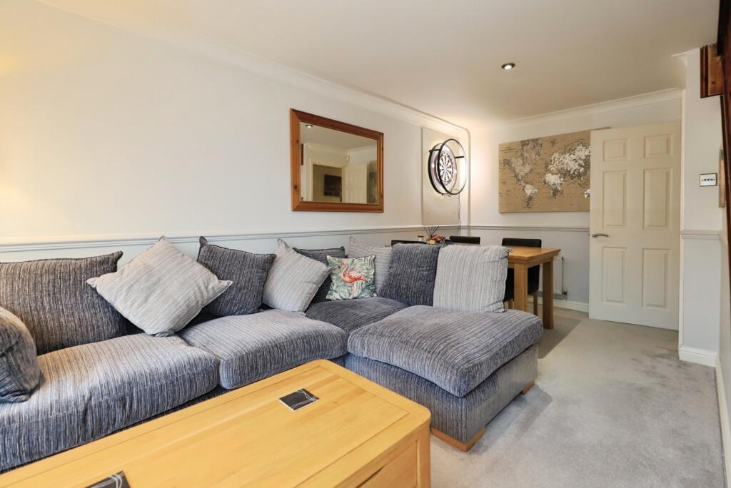 Bernie Crossland Walk, KIDDERMINSTER, Worcestershire, DY10 - Widok 3