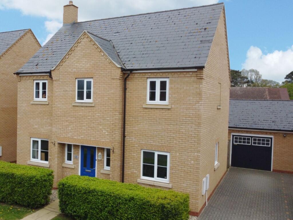 Main image of property: Jubilee Close, Blunham, MK44