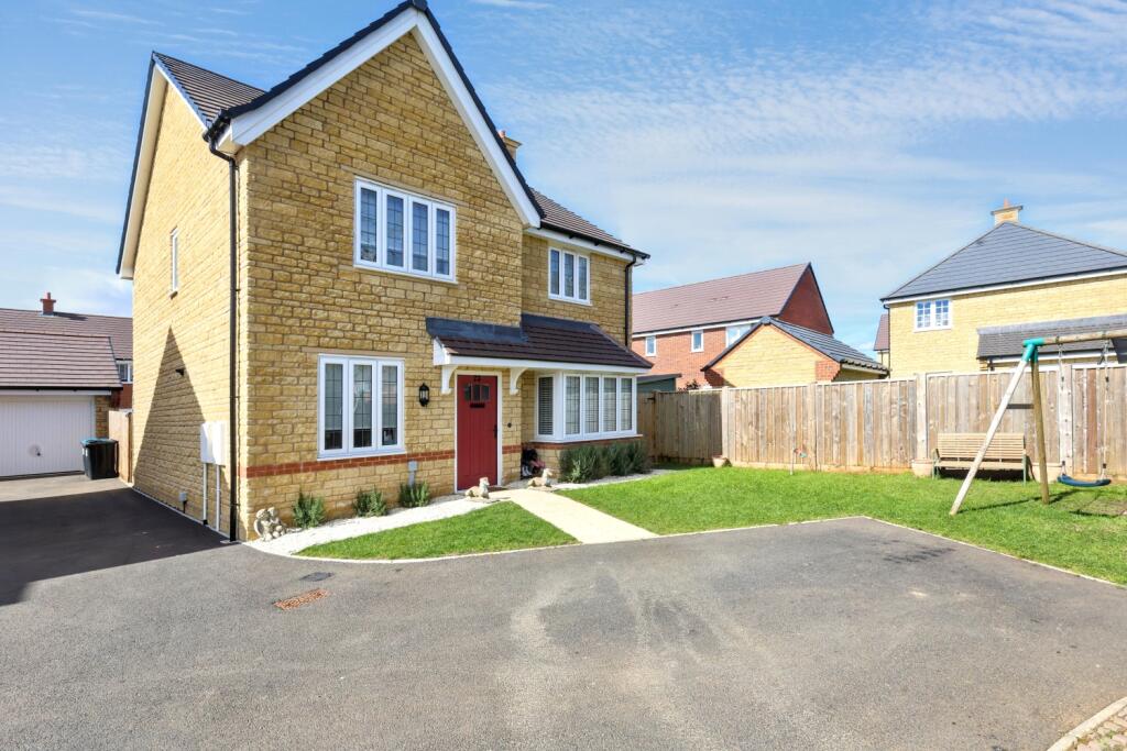 Main image of property: 73 Millis Road, Brize Norton, Carterton