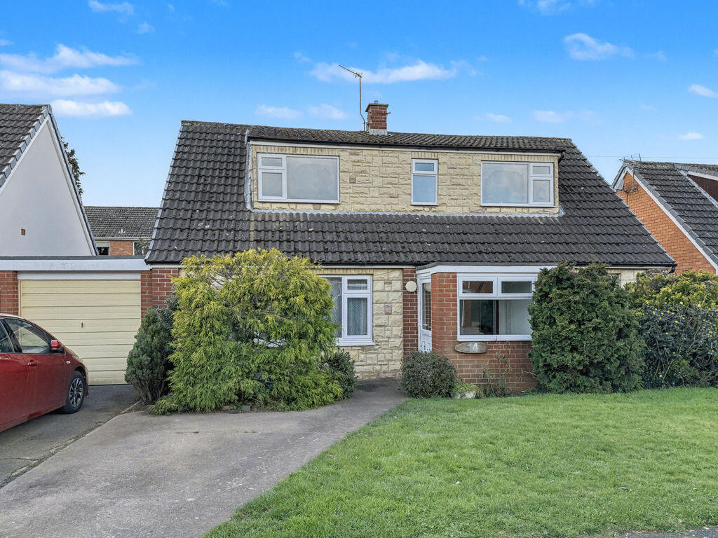 3-bed detached on Tilstock Crescent, Sutton Farm, Shrewsbury, Shropshire, SY2 6HL, £375,000