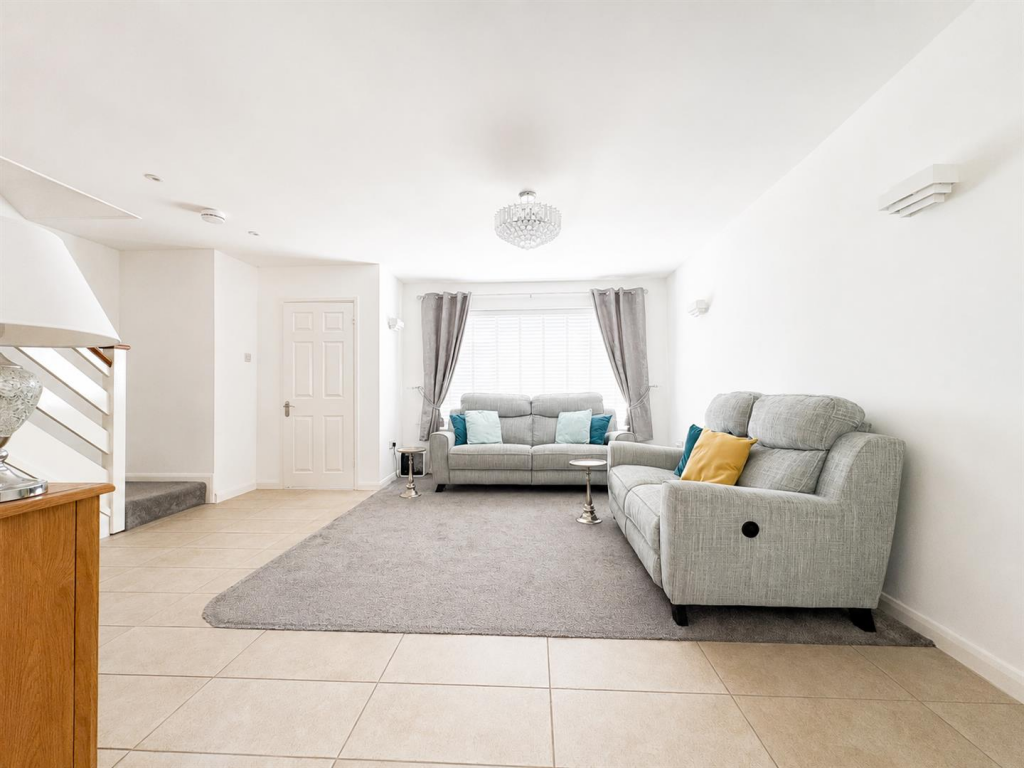 The Warren, Burgess Hill photo 4