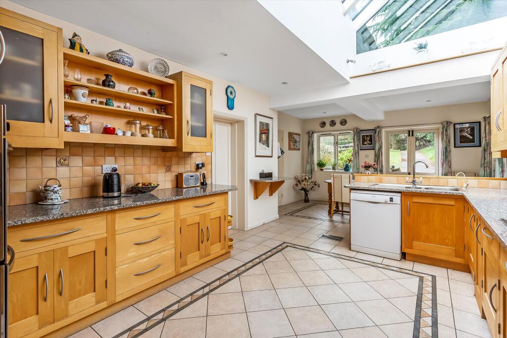 Old Portsmouth Road, Artington, Guildford, GU3 photo 4