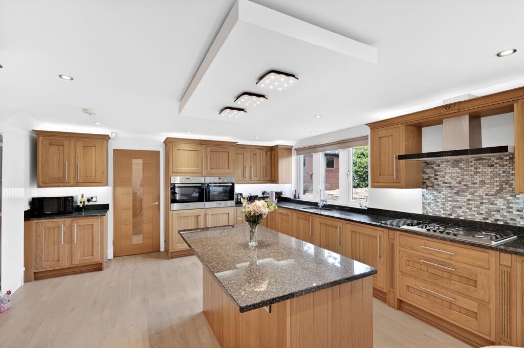 Extwistle Road, Worsthorne, BB10 photo 4