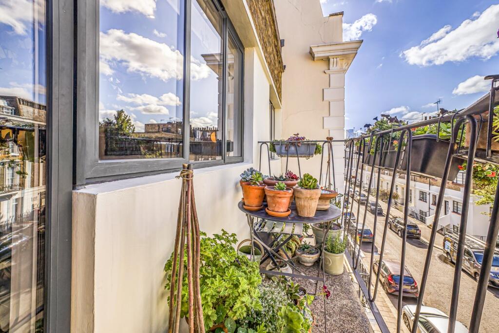 Apartment in London - View 5