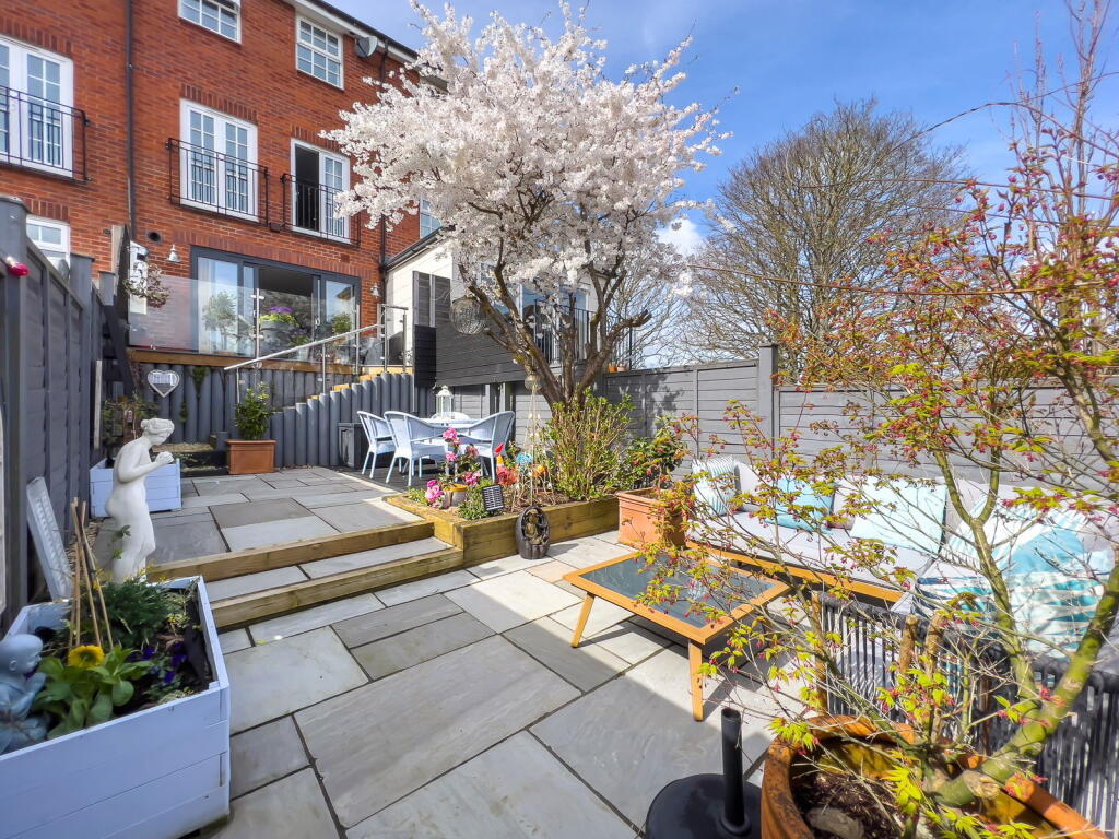 4-bed house on 7, The Buntings, Exminster, £399,950