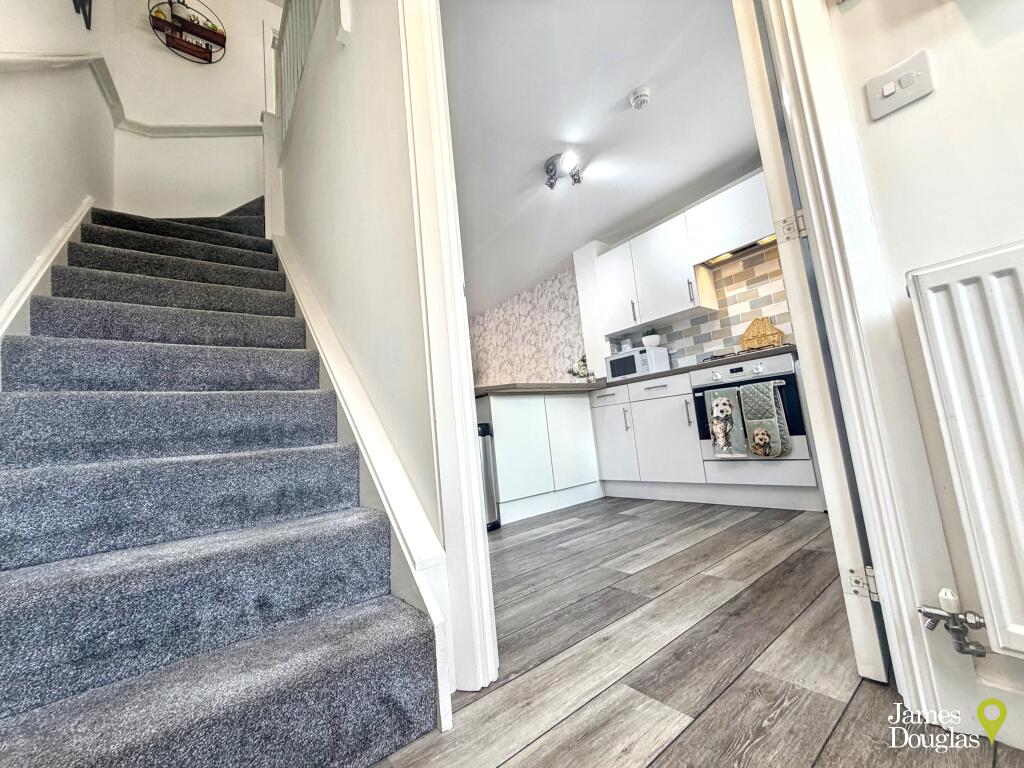 House in Cardiff, Mountain Ash East - More