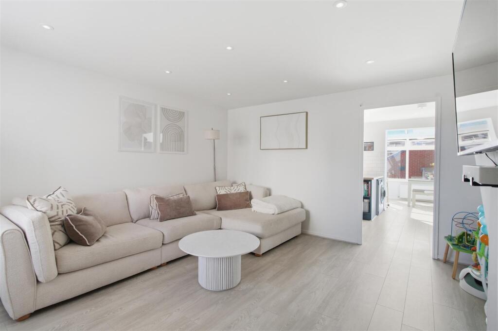House in Lewes, Newhaven - View 3