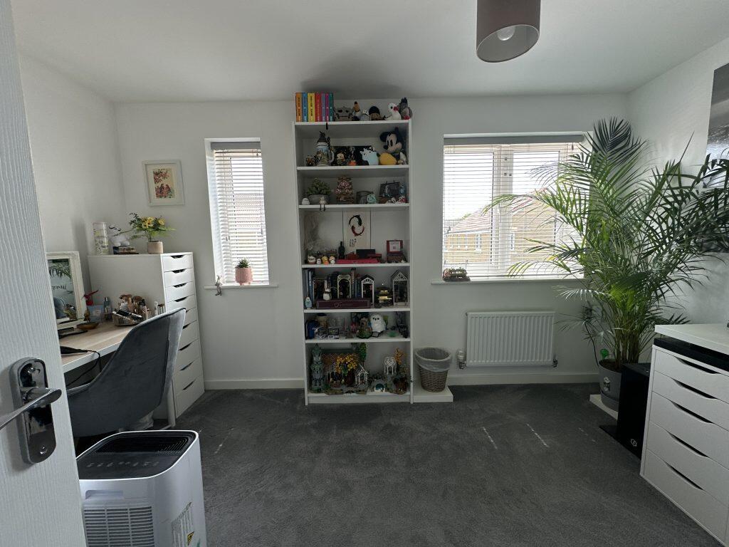 Lapwing Close, Yeovil, Somerset, BA22 – další
