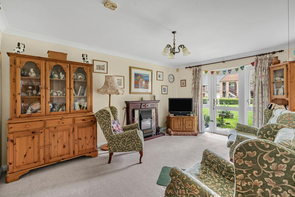 Apartment in East Hampshire, Spitalhatch, Alton - View 2