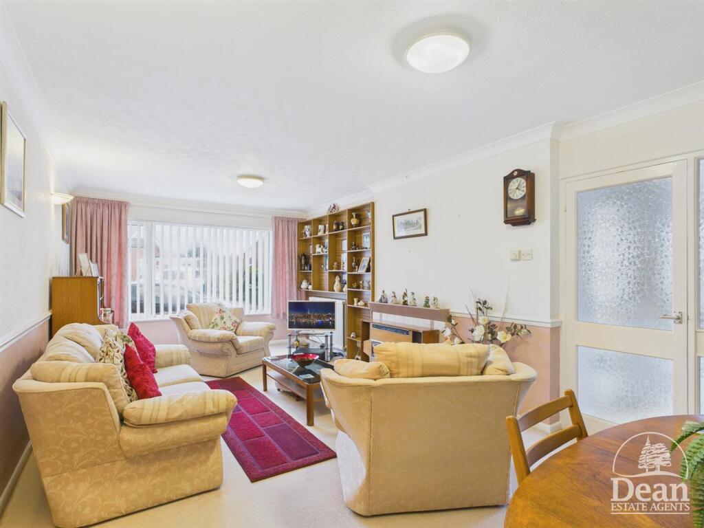 Lancaster Drive, Lydney photo 4