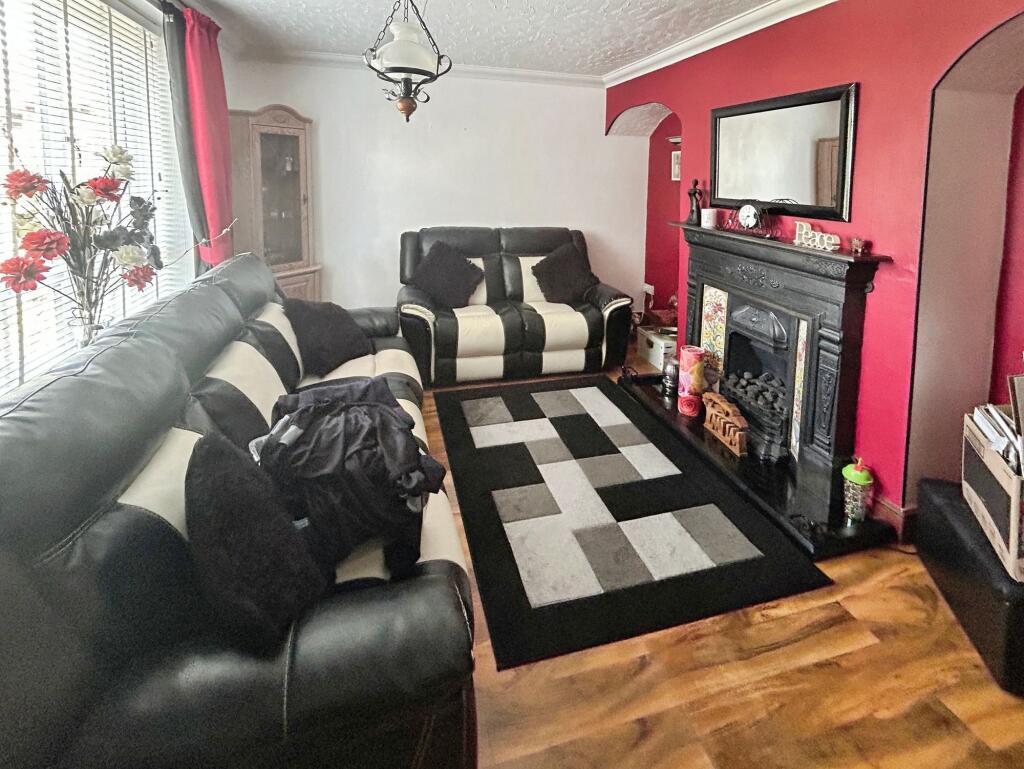 Edmonton Place, Burton-On-Trent, DE15 photo 2