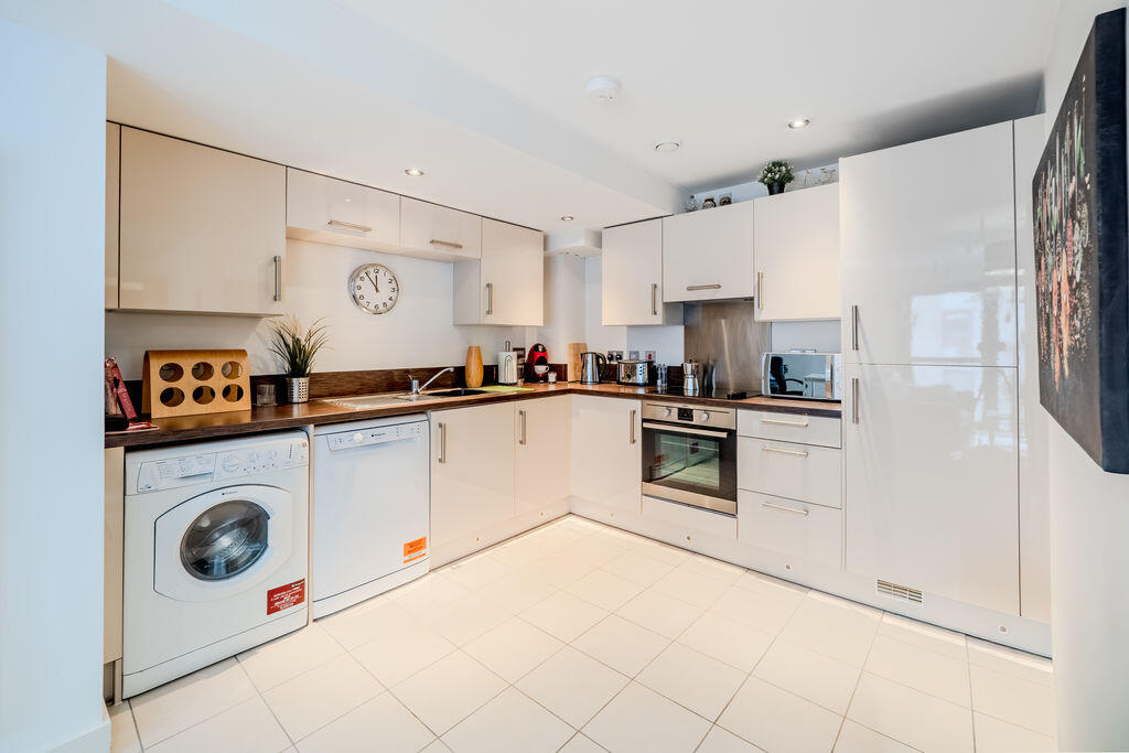 Apartment in Bristol - View 2