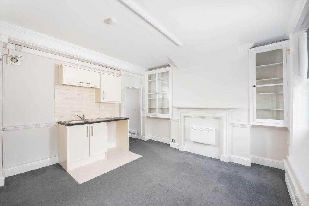 Apartment in Northampton, Semilong - View 6