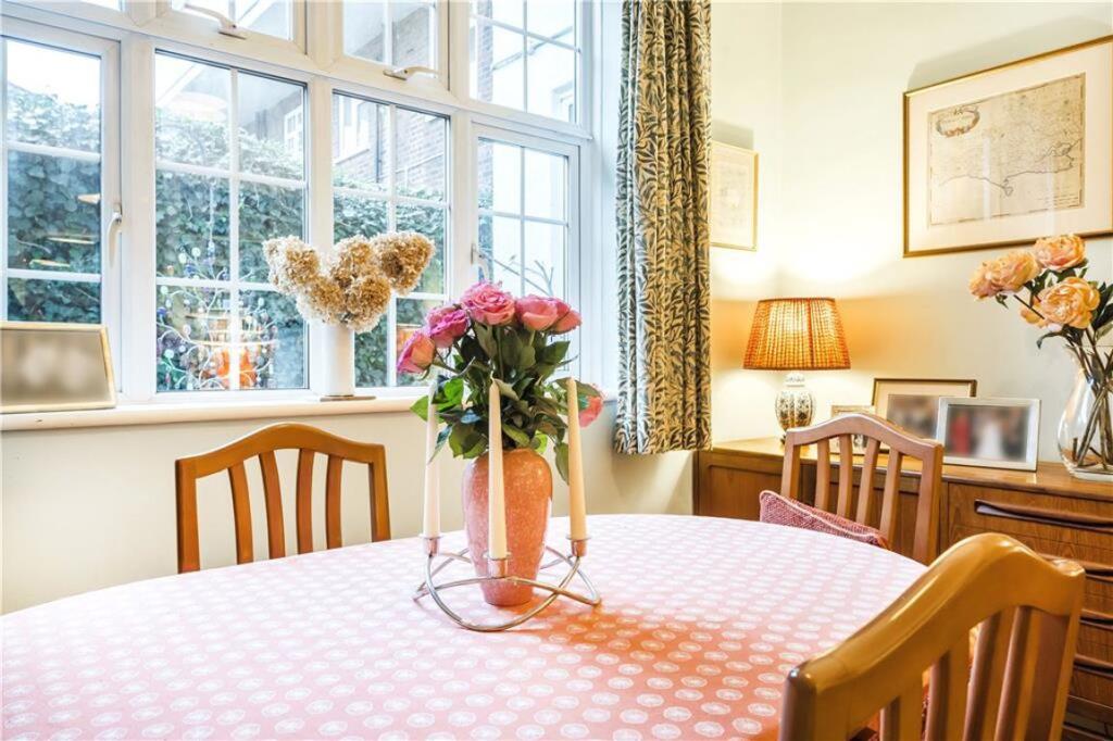 Apartment in London, Mortlake - View 4