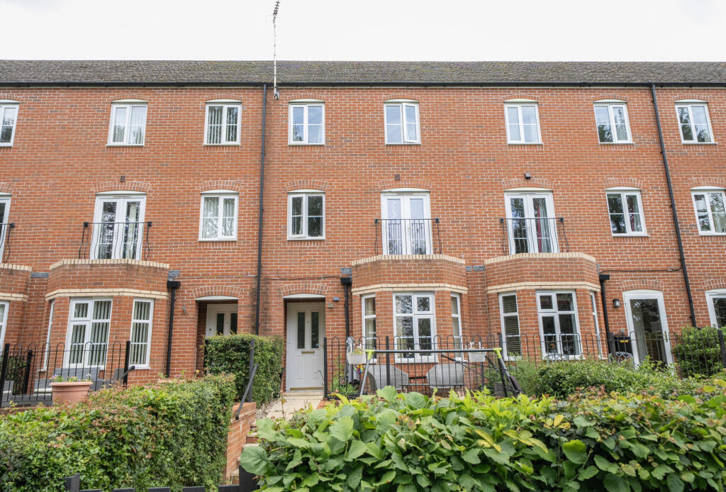 Main image of property: Melrose Walk, Tewkesbury, Gloucestershire, GL20