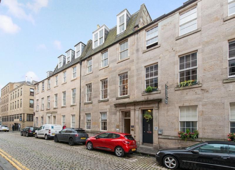 Main image of property: 2nd Floor, 6 Hill Street, Edinburgh, EH2 3JZ