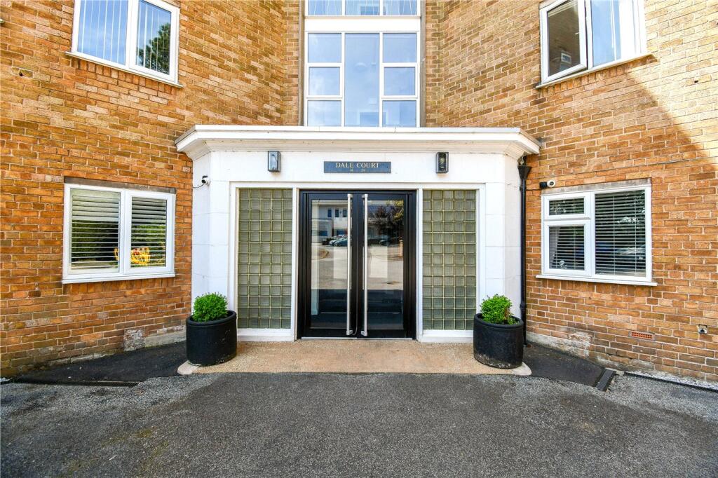 Apartment in Wirral, Liverpool City Region - View 2