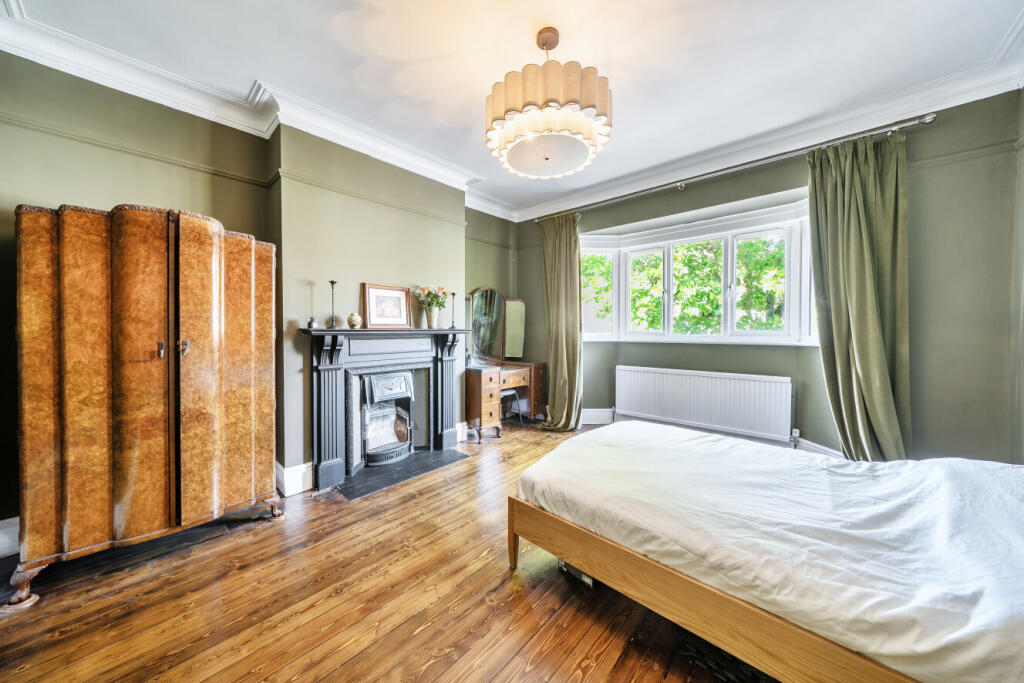 House in London - View 5