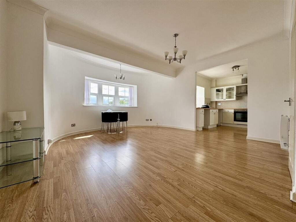 Apartment in Plymouth - View 3