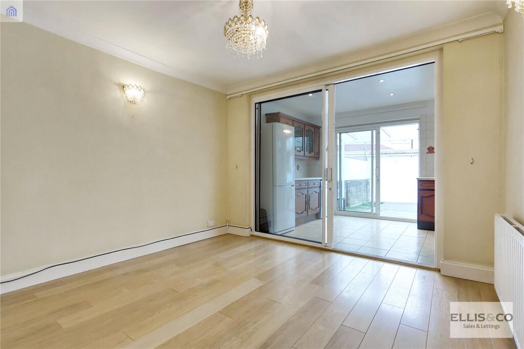 House in Harrow - More
