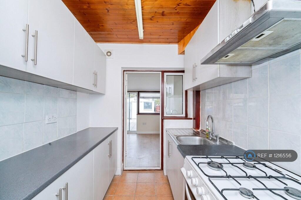 House in London - View 5