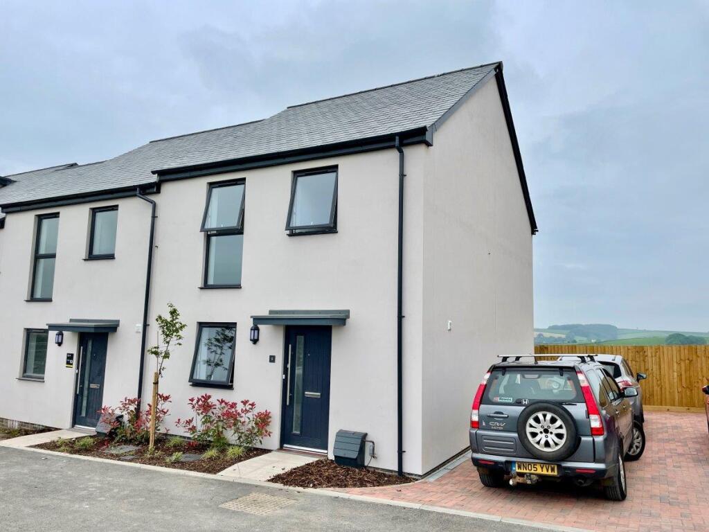 Main image of property: 5 Applegate Way, Kingsbridge