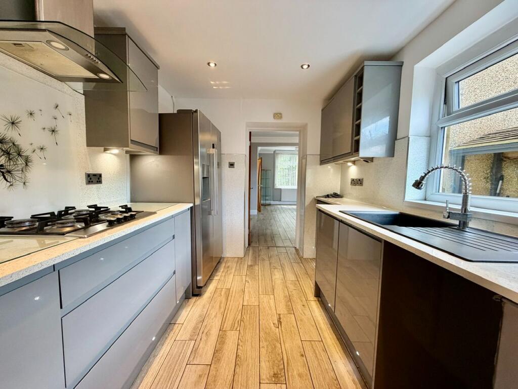 House in Newport - View 2